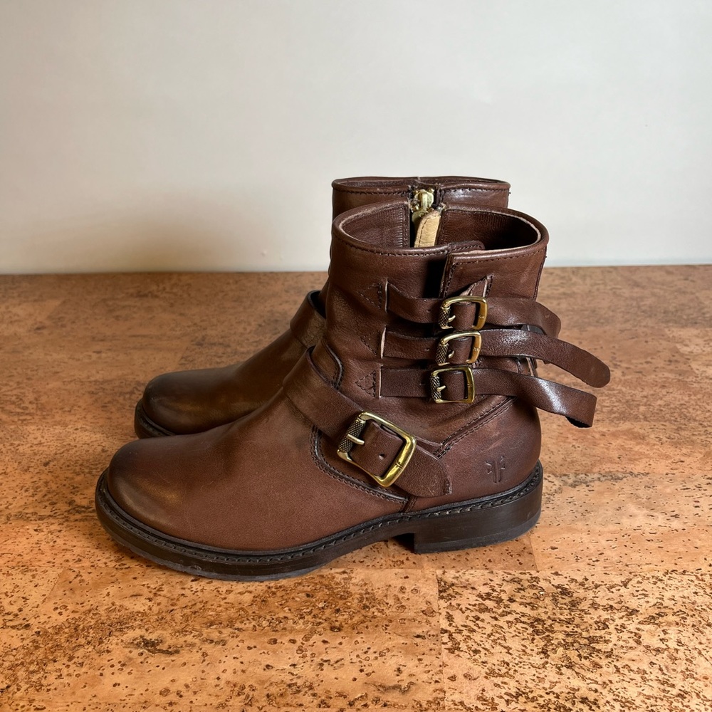 Frye Veronica Strap Short Chocolate Leather Motorcycle Riding Boots 5.5B 3478563
